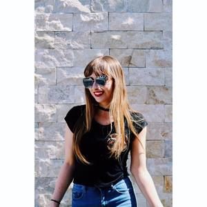 Meet your Posher, Kayla